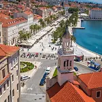 Apartment Luxury Adriatic 1 & Adriatic 2 *